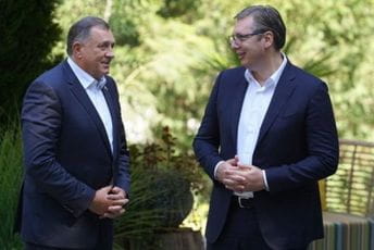 Bursać: Dodik je na izborima pobijedio i Aleksandra Vučića Bursać: Dodik je na izborima pobijedio i Aleksandra Vučića