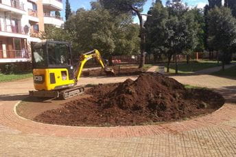 Uređenje zelene površine u ulici Arhitekte Milana Popovića Uređenje zelene površine u ulici Arhitekte Milana Popovića