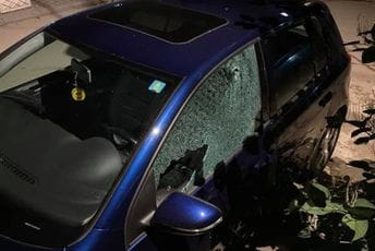 Više hitaca ispaljeno na automobil kosovskog novinara Više hitaca ispaljeno na automobil kosovskog novinara