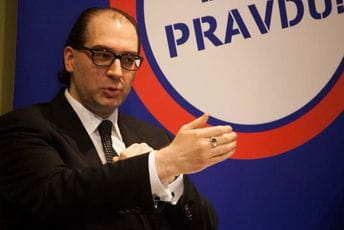 Crnogorac podnio ostavku, ide u diplomate Crnogorac podnio ostavku, ide u diplomate