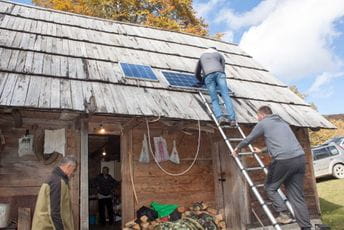 Solarni paneli za katunska naselja Solarni paneli za katunska naselja