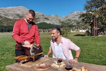 Ruska televizijska ekupa snima emisiju o Crnoj Gori Ruska televizijska ekupa snima emisiju o Crnoj Gori