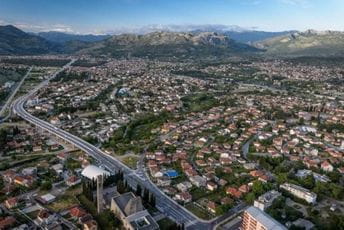 U Podgorici sjutra Dan žalosti u znak sjećanja na žrtve koronavirusa U Podgorici sjutra Dan žalosti u znak sjećanja na žrtve koronavirusa