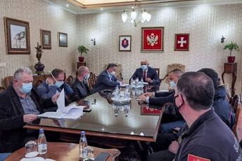 "Popović-Samardžić tendencioznim i netačnim navodima dovodi javnost u zabludu" Opštinski tim za zaštitu i spašavanje Prijestonice Cetinje