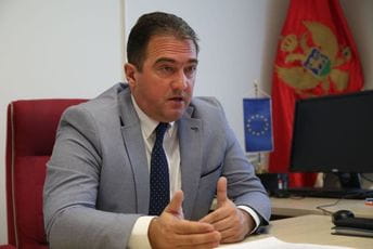 Radonjić: Deset istraga o ratnim zločinima, ponovo uvesti institut tajnog agenta Radonjić: Deset istraga o ratnim zločinima, ponovo uvesti institut tajnog agenta