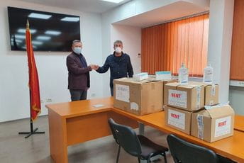 Uručena zaštitna oprema pripadnicima opštinskih službi zaštite i spašavanja Uručena zaštitna oprema pripadnicima opštinskih službi zaštite i spašavanja