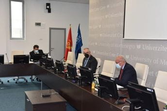 Studenti sa invaliditetom oslobođeni plaćanja naknade za studiranje za studijsku 2020/21. godinu Studenti sa invaliditetom oslobođeni plaćanja naknade za studiranje za studijsku 2020/21. godinu