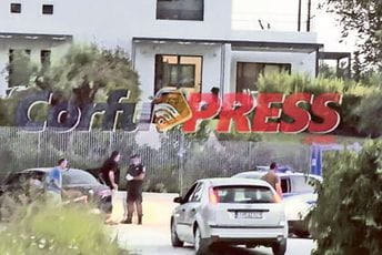 Ubistvo „škaljaraca” na Krfu navijači slavili uz vatromet u Srbiji Sa mjesta zločina Alana Kožara i Damira Hodžića na Krfu