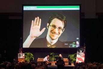 Snoudenu odobren stalni boravak u Rusiji Snoudenu odobren stalni boravak u Rusiji