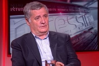 Vučić maljem ubija mafiju Vučić maljem ubija mafiju