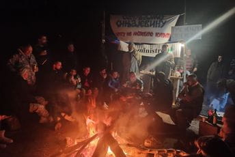 Bećir Vuković, Danilo Vuković i Radomir Uljarević stihovima brane Sinjajevinu Bećir Vuković, Danilo Vuković i Radomir Uljarević stihovima brane Sinjajevinu