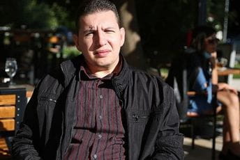 Čardak ni na nebu ni na zemlji Čardak ni na nebu ni na zemlji