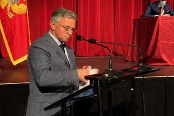 Perović v.d. predsjednika Opštine Nikšić: Biti na čelu opštine barem jedan dan velika je čast Perović v.d. predsjednika Opštine Nikšić: Biti na čelu opštine barem jedan dan velika je čast