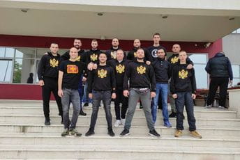 "Izdrži legendo, CRNA GORA te treba!" "Izdrži legendo, CRNA GORA te treba!"