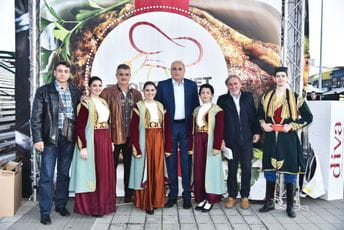 Crnogorska kuhinja predstavljena na festivalu “Food Planet” u Vojvodini Crnogorska kuhinja predstavljena na festivalu “Food Planet” u Vojvodini