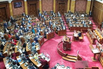 Srbija dobila nova ministarstva, usvojen Zakon koji omogučava formiranje Vlade Srbija dobila nova ministarstva, usvojen Zakon koji omogučava formiranje Vlade