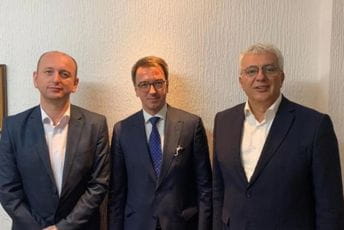 Mandić i Knežević: Izvojevana pobjeda na izborima, očekivanja građana treba da budu ispoštovana Mandić i Knežević: Izvojevana pobjeda na izborima, očekivanja građana treba da budu ispoštovana