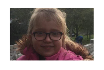 Crnogorski muzičari sviraju za malu Aleksandru Crnogorski muzičari sviraju za malu Aleksandru