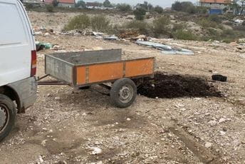 Nikšićani kažnjeni sa po 500 eura: Smeće istresli u korito rijeke Gračanice Formirali nelegalnu deponiju u koritu rijeke Gračanice