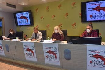 Sindikat zdravstva zatražio da rad zdravstvenih radnika bude adekvatno nagrađen Sindikat zdravstva zatražio da rad zdravstvenih radnika bude adekvatno nagrađen