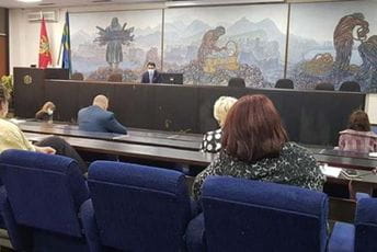 Pogoršana epidemiološka situacija u Baru, građani da se uzdrže od okupljanja Pogoršana epidemiološka situacija u Baru, građani da se uzdrže od okupljanja