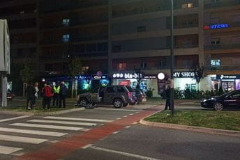 Automobil naletio na djevojčicu na biciklu Automobil naletio na djevojčicu na biciklu