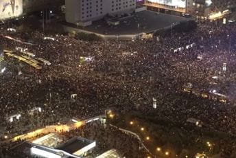 (FOTO) Varšava: Preko 100.000 ljudi u najvećem protestu za prava žena