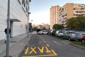 Taksi stajalište ispred Ramade pomjereno ka ulazu u garažu TC Mall of Montenego