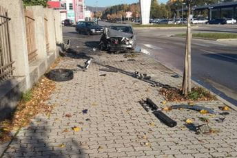Udes u Nikšiću, dvije osobe teže povrijeđene Udes u Nikšiću, dvije osobe teže povrijeđene