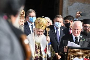 Vladike zabranile Vučiću da govori na sahrani Amfilohija: Ako održi govor – skidamo mantije Vladike zabranile Vučiću da govori na sahrani Amfilohija: Ako održi govor – skidamo mantije