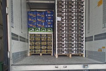 U pošiljci voća sakrili dvije tone marihuane U pošiljci voća sakrili dvije tone marihuane