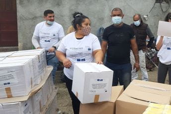 NVO Mladi Romi uručila 180 paketa pomoći za 70 romskih porodica u Bijelom Polju NVO Mladi Romi uručila 180 paketa pomoći za 70 romskih porodica u Bijelom Polju