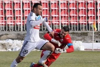 Pobjede Koma i Arsenala, Mornaru samo bod