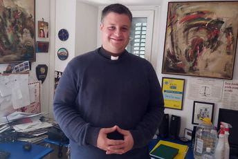 Don Željko Pasković: Ako smo vjernici onda bi propise trebali poštovati iz poniznosti Don Željko Pasković: Ako smo vjernici onda bi propise trebali poštovati iz poniznosti