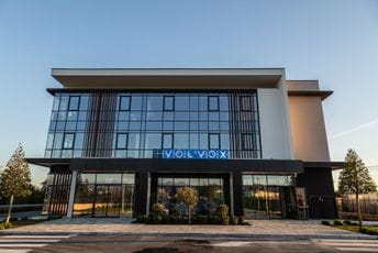 Novi Volvox otvorio novi prodajno izložbeni salon u Podgorici Novi Volvox otvorio novi prodajno izložbeni salon u Podgorici