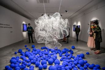 Izložba „Kosmički ritmovi 2020“: Posjetioci imaju priliku da urone u prostor u kojem vlada ohrabrujuća tišina Izložba „Kosmički ritmovi 2020“: Posjetioci imaju priliku da urone u prostor u kojem vlada ohrabrujuća tišina