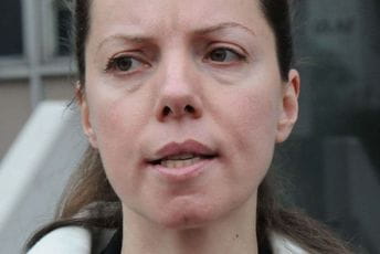 Tužiteljku Rominu pretukla komšinica Tužiteljku Rominu pretukla komšinica