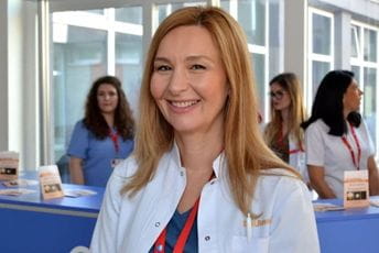 Nijesu mogli da zaustave ni kolege sa drugih odjeljenja da, bez opreme, isprate Amfilohija Nijesu mogli da zaustave ni kolege sa drugih odjeljenja da, bez opreme, isprate Amfilohija