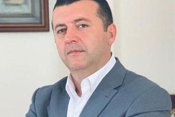 Orhan Dragaš: Zapad miješa ulje i vodu u Crnoj Gori Orhan Dragaš: Zapad miješa ulje i vodu u Crnoj Gori