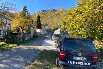 LP: Nepoznata lica tokom noći primjećena kod grobnice mitropolita Arsenija LP: Nepoznata lica tokom noći primjećena kod grobnice mitropolita Arsenija