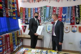 Ambasador Srbije posjetio Fakultet za sport i fizičko vaspitanje UCG Ambasador Srbije posjetio Fakultet za sport i fizičko vaspitanje UCG