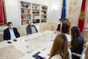 Bečić sa ugostiteljima: Zajednički rad u pronalaženju rješenja Bečić sa ugostiteljima: Zajednički rad u pronalaženju rješenja