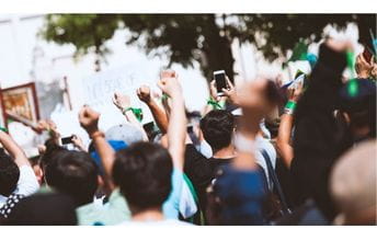 Građanska okupljanja: Teme sa naslovnice ili nevidljivi događaji Građanska okupljanja: Teme sa naslovnice ili nevidljivi događaji