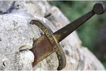 Kralj Artur, Eksalibur, Sveti Gral i Crna Gora Kralj Artur, Eksalibur, Sveti Gral i Crna Gora