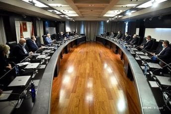 Marković sa predstavnicima ugostitelja: Pronaći rješenja koja će biti cjelishodna i neselektivna Marković sa predstavnicima ugostitelja: Pronaći rješenja koja će biti cjelishodna i neselektivna