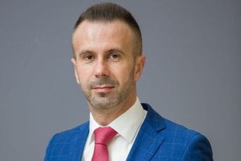 Bogdanović: Odlaganje sjednice Skupštine za 2. decembar dogovor svih šefova klubova poslanika Bogdanović: Odlaganje sjednice Skupštine za 2. decembar dogovor svih šefova klubova poslanika