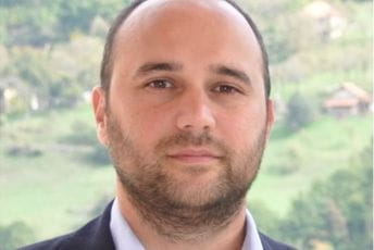 Uspenje i sunovrat Kojota Pera Supergenija Uspenje i sunovrat Kojota Pera Supergenija