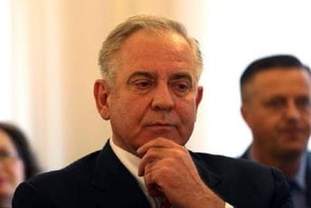 Ivo Sanader osuđen na osam godina zatvora Ivo Sanader osuđen na osam godina zatvora