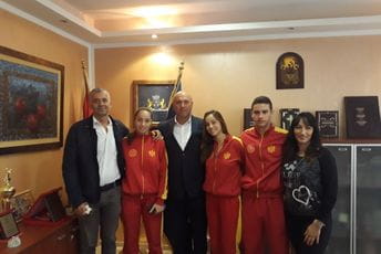 Carević donirao oktobarsku platu petočlanoj porodici Carević donirao oktobarsku platu petočlanoj porodici