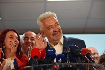 Bursać: Crkvenom kašikom do vlasti u Crnoj Gori Bursać: Crkvenom kašikom do vlasti u Crnoj Gori